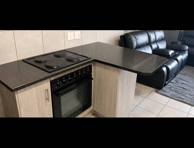 2 BEDROOM APARTMENT FOR SALE IN HEUWELOORD